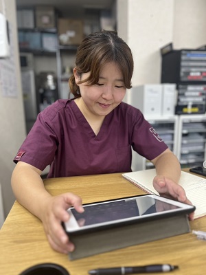 新舘　あき穂